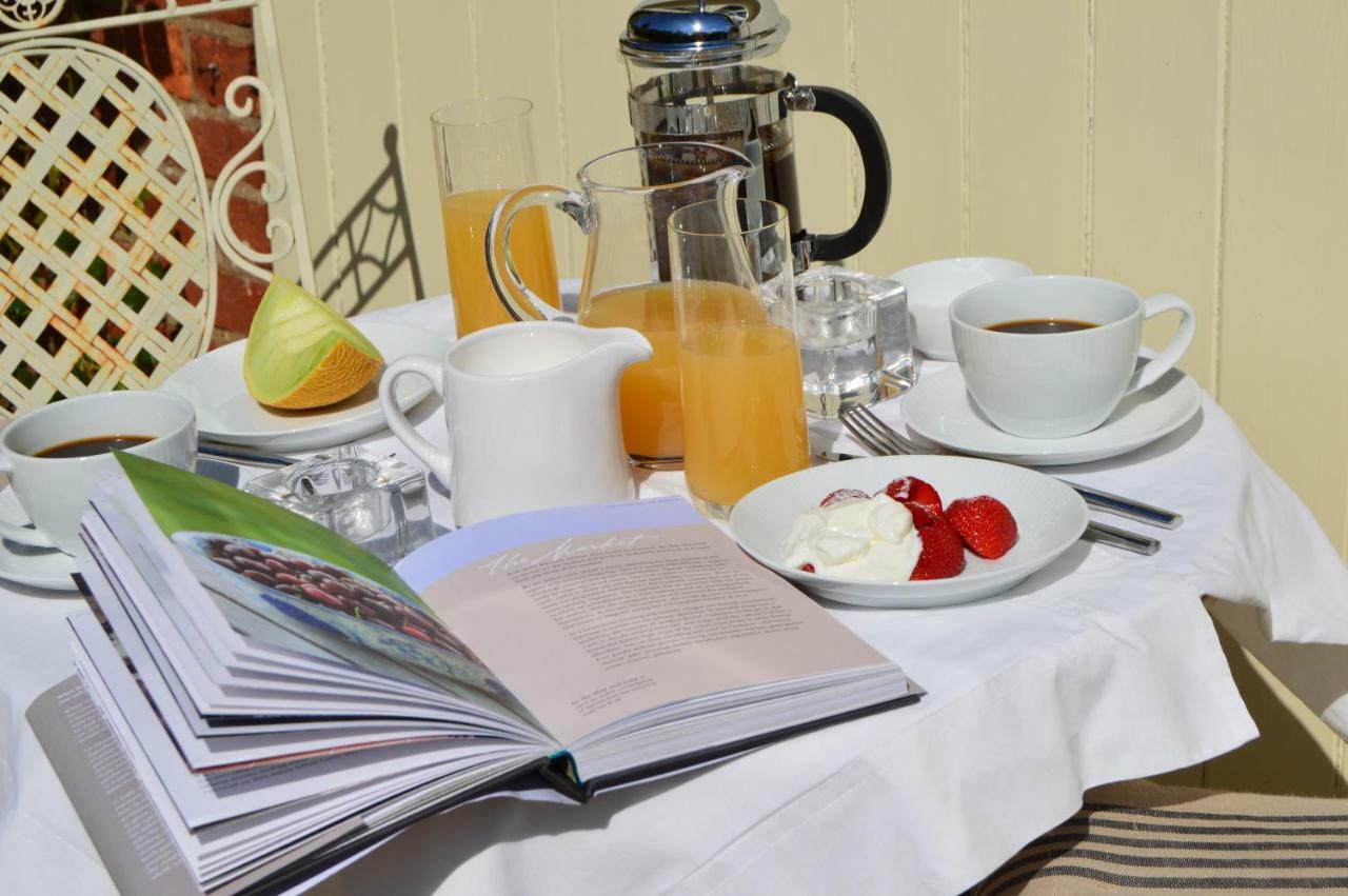 The Coach House Denton 3*